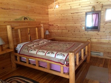 Traditional Family-Friendly Log Cabin near Helena - Hall, Montana - glamping.directory