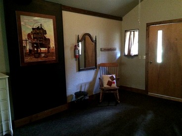 Traditional Family-Friendly Log Cabin near Helena - Hall, Montana - glamping.directory