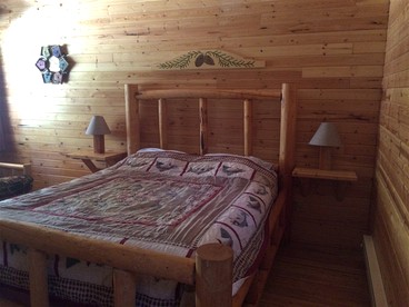 Traditional Family-Friendly Log Cabin near Helena - Hall, Montana - glamping.directory