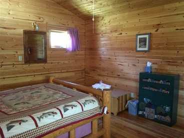 Traditional Family-Friendly Log Cabin near Helena - Hall, Montana - glamping.directory