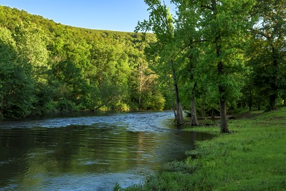 Stunning Riverfront Log Cabin Nestled Amidst Trees in Nashoba, Oklahoma - Nashoba, Oklahoma - glamping.directory