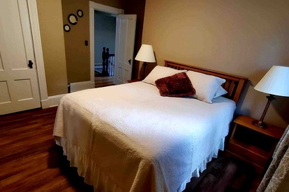 Stunning Cabin with Fire Pit Perfect for Groups in Maine - Greenville, Maine - glamping.directory