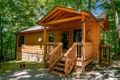 Fantastic Cabin with Hot-Tub Perfect for a Getaway in Sevierville, Tennessee - Sevierville, Tennessee - glamping.directory