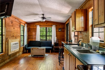 Fantastic Cabin with Hot-Tub Perfect for a Getaway in Sevierville, Tennessee - Sevierville, Tennessee - glamping.directory