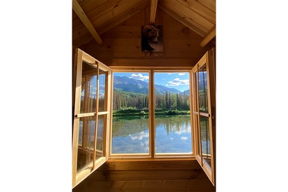 Romantic Lakefront Cabin with Mountain Views, Perfect for a Trip to Cantwell, Alaska - Cantwell, Alaska - glamping.directory