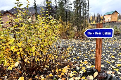 Romantic Lakefront Cabin with Mountain Views, Perfect for a Trip to Cantwell, Alaska - Cantwell, Alaska - glamping.directory