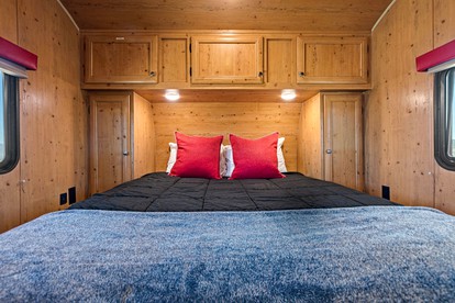 Joshua Tree Desert Getaway in this Lovely Californian Caravan - Joshua Tree, California - glamping.directory