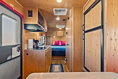Joshua Tree Desert Getaway in this Lovely Californian Caravan - Joshua Tree, California - glamping.directory