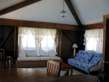 Beachfront Vacation Rental with Ocean Views on the Island of Kauai in Hawaii - Anahola , Hawaii - glamping.directory