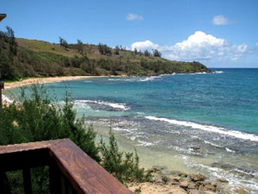Beachfront Vacation Rental with Ocean Views on the Island of Kauai in Hawaii - Anahola , Hawaii - glamping.directory