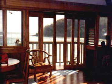 Beachfront Vacation Rental with Ocean Views on the Island of Kauai in Hawaii - Anahola , Hawaii - glamping.directory