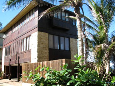 Beachfront Vacation Rental with Ocean Views on the Island of Kauai in Hawaii - glamping.directory