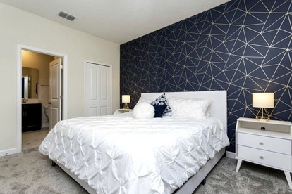 Fantastic Cottage with Swimming Pool and Hot-tub in Reunion, Florida - Reunion, Florida - glamping.directory