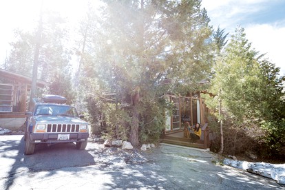 Couples' Cottage Rental in Idyllwild for a Romantic Getaway in California - Idyllwild, California - glamping.directory