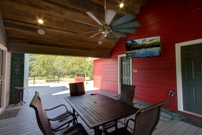 Stunning Elevated Cabin on the Caddo River for a Peaceful Getaway with Gorgeous Views in Glenwood, Arkansas - Glenwood, Arkansas - glamping.directory