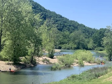 Stunning Elevated Cabin on the Caddo River for a Peaceful Getaway with Gorgeous Views in Glenwood, Arkansas - Glenwood, Arkansas - glamping.directory