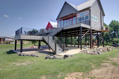 Stunning Elevated Cabin on the Caddo River for a Peaceful Getaway with Gorgeous Views in Glenwood, Arkansas - glamping.directory