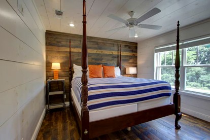 Stunning Elevated Cabin on the Caddo River for a Peaceful Getaway with Gorgeous Views in Glenwood, Arkansas - Glenwood, Arkansas - glamping.directory