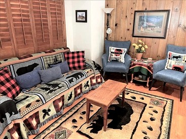 Stunning Secluded Cabin Surrounded by Trees in Lake Arrowhead, California - Lake Arrowhead, California - glamping.directory