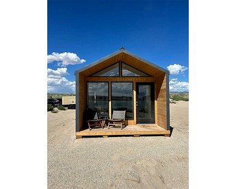 Luxurious Tiny House with King Bed for a Romantic Escape on Yuba Lake in Utah - glamping.directory
