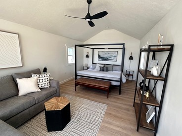 Luxurious Tiny House with King Bed for a Romantic Escape on Yuba Lake in Utah - Levan, Utah - glamping.directory