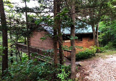 Mountain Top Cabin Incredible for Adventure Lovers in Arkansas - glamping.directory