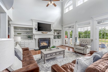 Charming Cottage with Swimming Pool, Sauna, Game Room and Private Cinema in Cosby, Tennessee - Cosby, Tennessee - glamping.directory