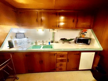 Unique Vintage Airstream Fully Restored in Texas - Comfort, Texas - glamping.directory