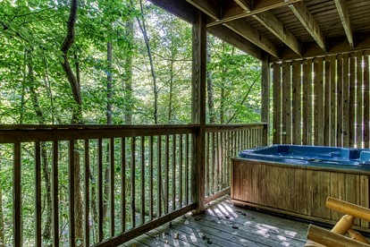 Gorgeous Rustic Cabin with Hot Tub and Jacuzzi near Attractions of Pigeon Forge, Tennessee - Pigeon Forge, Tennessee - glamping.directory