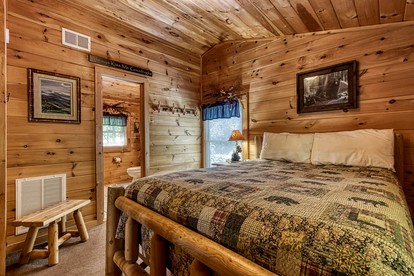 Gorgeous Rustic Cabin with Hot Tub and Jacuzzi near Attractions of Pigeon Forge, Tennessee - Pigeon Forge, Tennessee - glamping.directory