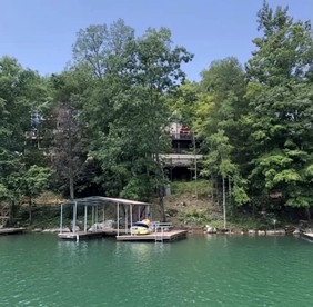 Deluxe Cabin with Three Stunning Decks for a Group Getaway on Norris Lake, Tennessee - Speedwell, Tennessee - glamping.directory