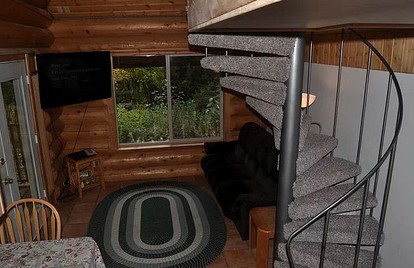 Charming Cabin Rental with Whirlpool Bathtubs near Soldotna, Alaska - Kenai, Alaska - glamping.directory