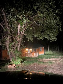 Lofted Cabin with Hot-Tub and Countryside Views in Marshall, Arkansas - Marshall, Arkansas - glamping.directory