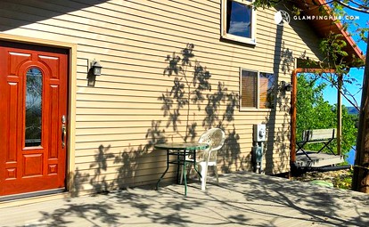 Family-Friendly Cottage Rental along the Mississippi River near Big Lake, Iowa - glamping.directory