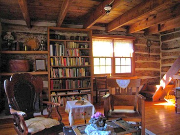 Rustic Norwegian-Style Log Cabin Rental near the Upper Iowa River in Decorah, Iowa - Decorah, Iowa - glamping.directory