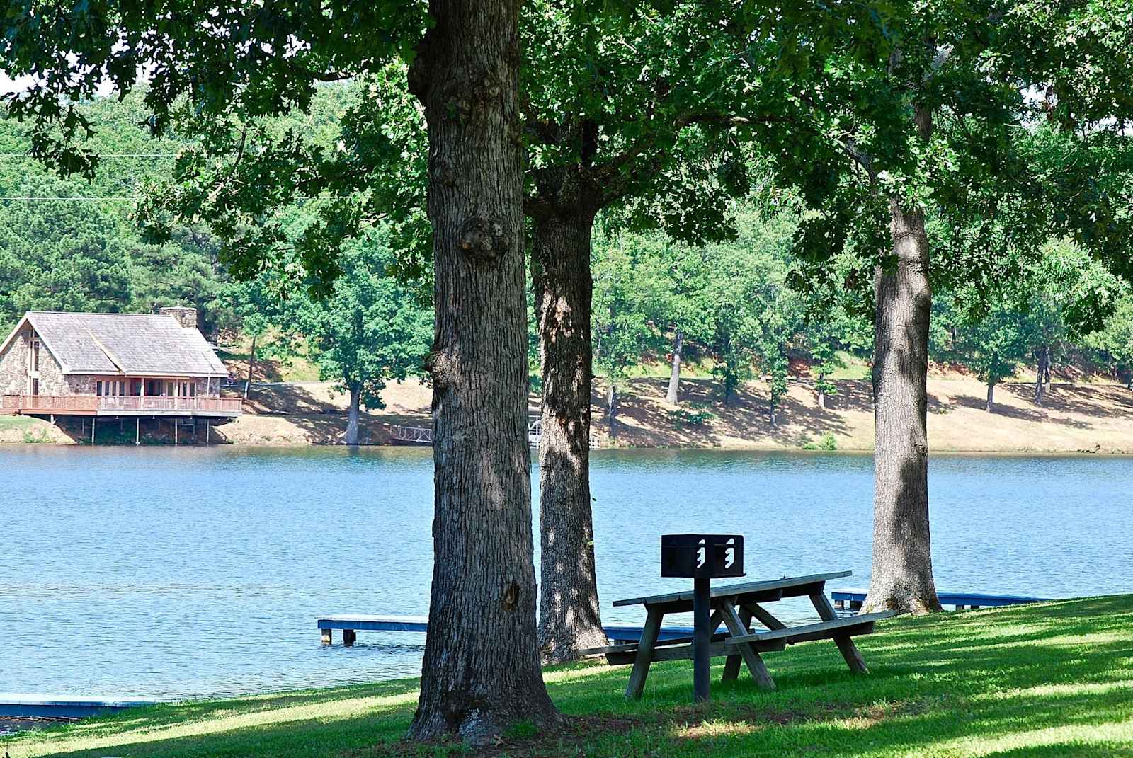 Indian Lakes Resort - Austin, Arkansas - glamping.directory
