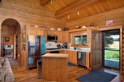 Intimate Off-Grid Cabin with Fire Pit and Mountain Views in Montana - Ennis, Montana - glamping.directory