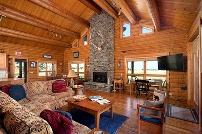 Intimate Off-Grid Cabin with Fire Pit and Mountain Views in Montana - Ennis, Montana - glamping.directory