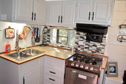Texas Hill Country Vintage Caravan Glamping - Marble Falls, Texas - glamping.directory