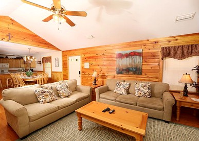 Wheelchair-Accessible Vacation Rental for 32 Guests near Pigeon Forge, Tennessee - Pigeon Forge, Tennessee - glamping.directory