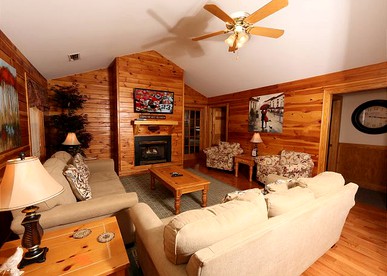 Wheelchair-Accessible Vacation Rental for 32 Guests near Pigeon Forge, Tennessee - Pigeon Forge, Tennessee - glamping.directory