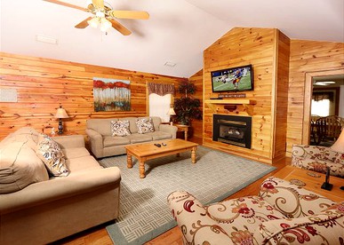 Wheelchair-Accessible Vacation Rental for 32 Guests near Pigeon Forge, Tennessee - Pigeon Forge, Tennessee - glamping.directory