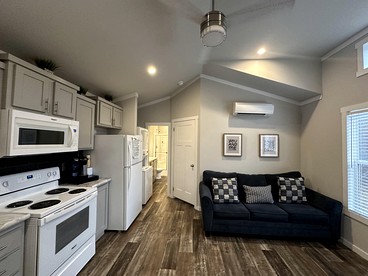 Cute Tiny House on Sixty Acres of Private Land for a Peaceful Glamping Getaway in Northern Mississippi - Sardis, Mississippi - glamping.directory