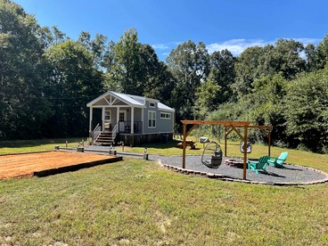 Cute Tiny House on Sixty Acres of Private Land for a Peaceful Glamping Getaway in Northern Mississippi - Sardis, Mississippi - glamping.directory