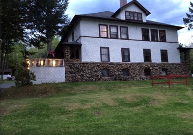 Luxurious Private Accommodation with Free Wi-Fi near Glens Falls, New York - Lake George, New York - glamping.directory