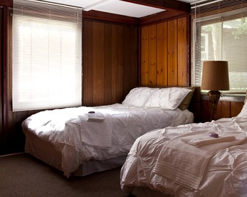 Luxurious Private Accommodation with Free Wi-Fi near Glens Falls, New York - Lake George, New York - glamping.directory