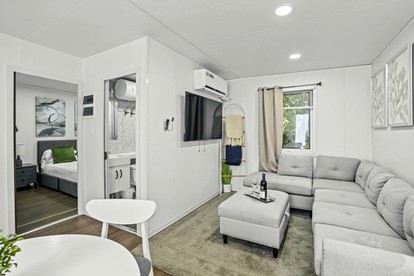 Luminous Tiny House with Swimming Pool in Fort Lauderdale, Florida - Fort Lauderdale, Florida - glamping.directory