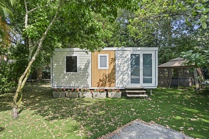 Luminous Tiny House with Swimming Pool in Fort Lauderdale, Florida - glamping.directory