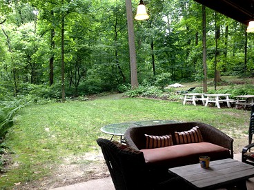 Romantic Getaway in a Lovely Lodge Engulfed by Forestry near Lititz, Pennsylvania - Ephrata, Pennsylvania - glamping.directory