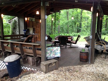 Romantic Getaway in a Lovely Lodge Engulfed by Forestry near Lititz, Pennsylvania - Ephrata, Pennsylvania - glamping.directory
